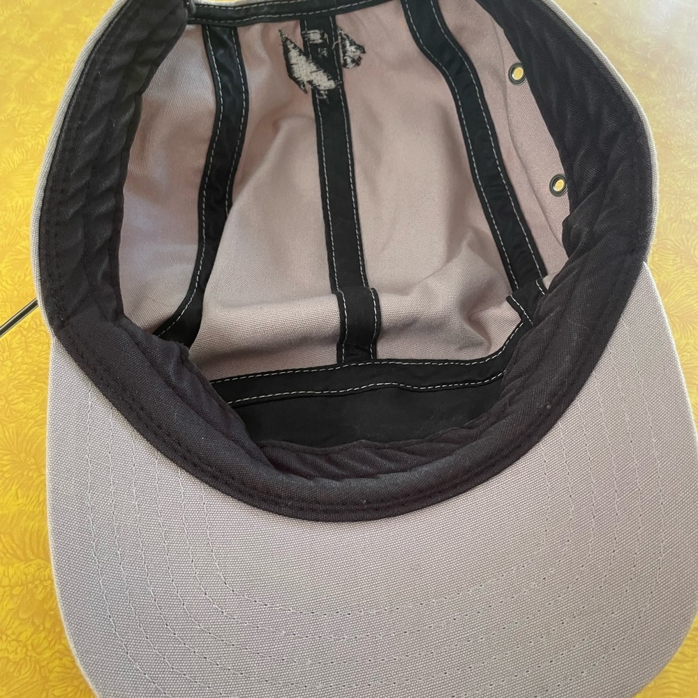 Patagonia tan cap with multicolor embroidered logo - Picture 2 of 3